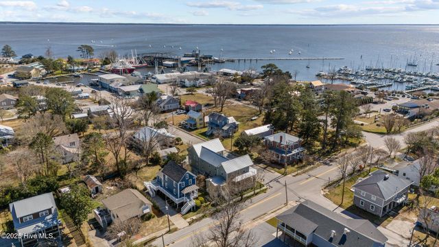 502 Hodges Street, Oriental, NC 28571