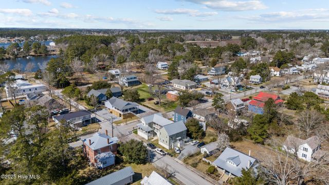 502 Hodges Street, Oriental, NC 28571