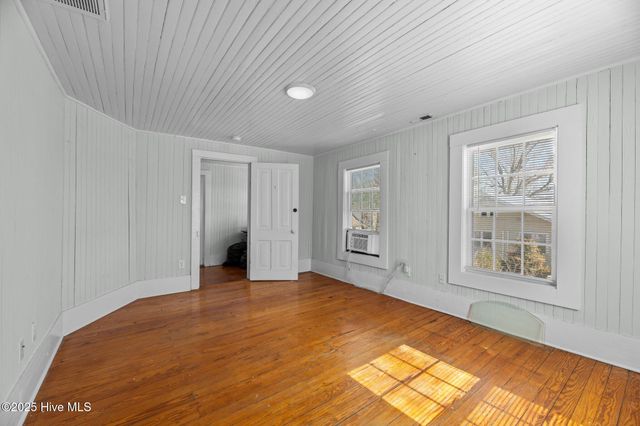 502 Hodges Street, Oriental, NC 28571