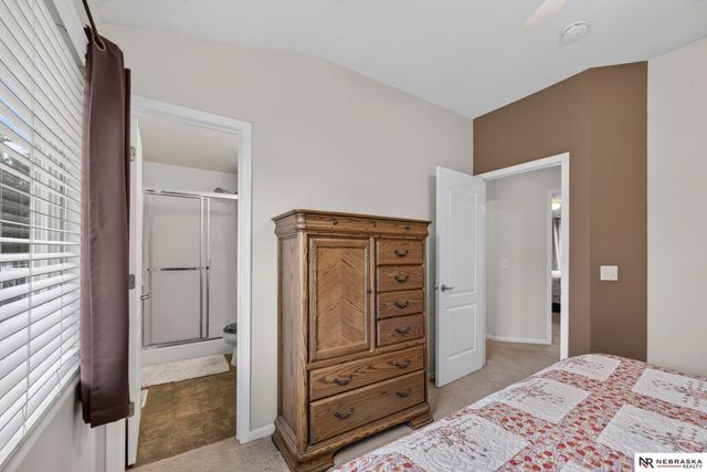 7510 N 76th Avenue, Omaha, NE 68122