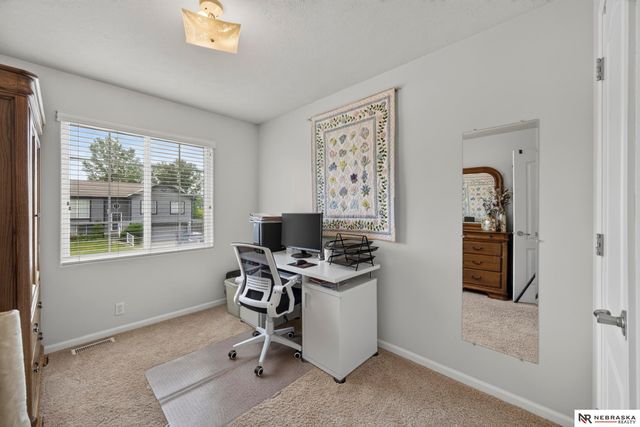 7510 N 76th Avenue, Omaha, NE 68122