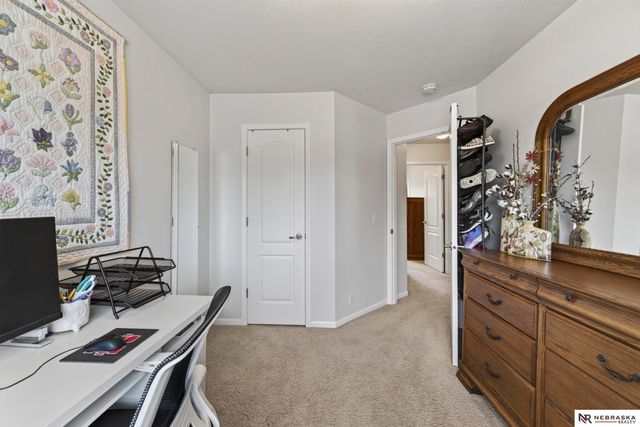 7510 N 76th Avenue, Omaha, NE 68122