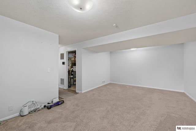 7510 N 76th Avenue, Omaha, NE 68122