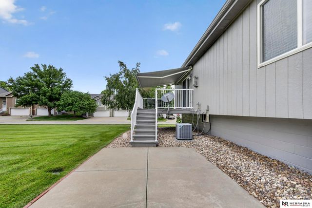 7510 N 76th Avenue, Omaha, NE 68122