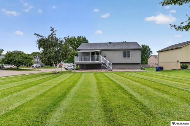7510 N 76th Avenue, Omaha, NE 68122