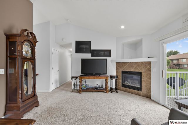 7510 N 76th Avenue, Omaha, NE 68122