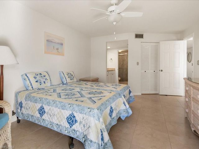 460 Fox Haven DR # 1107, Naples, FL 34104