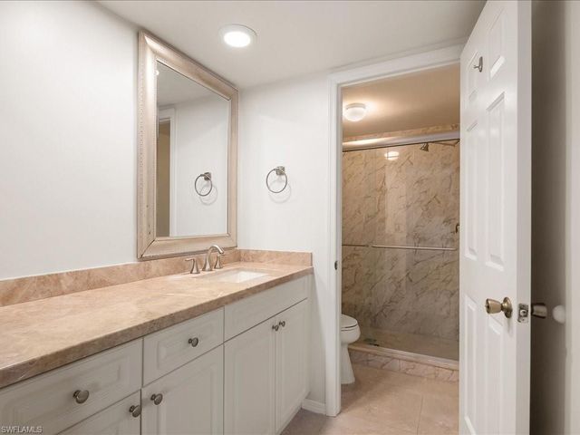 460 Fox Haven DR # 1107, Naples, FL 34104