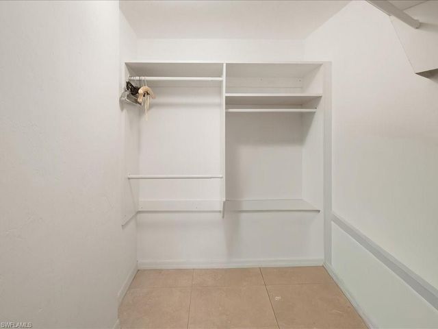 460 Fox Haven DR # 1107, Naples, FL 34104