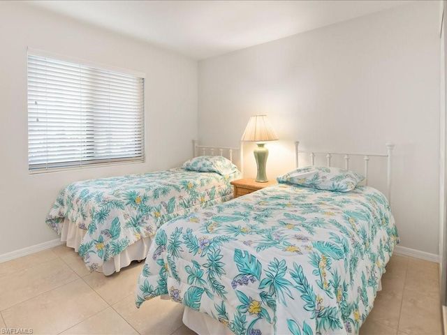 460 Fox Haven DR # 1107, Naples, FL 34104