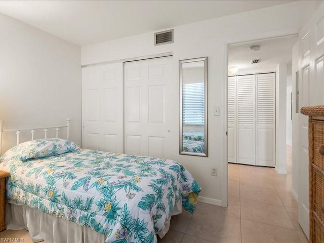 460 Fox Haven DR # 1107, Naples, FL 34104