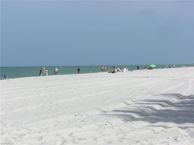 460 Fox Haven DR # 1107, Naples, FL 34104