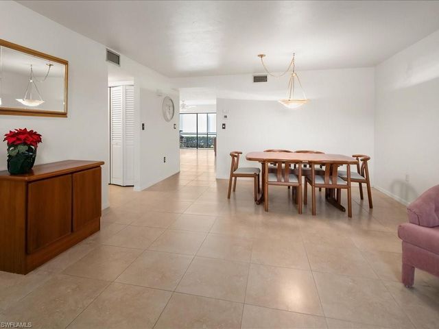 460 Fox Haven DR # 1107, Naples, FL 34104