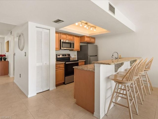 460 Fox Haven DR # 1107, Naples, FL 34104