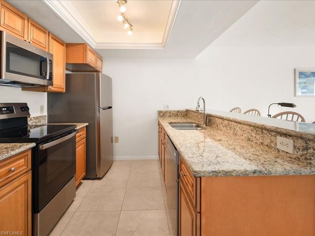 460 Fox Haven DR # 1107, Naples, FL 34104