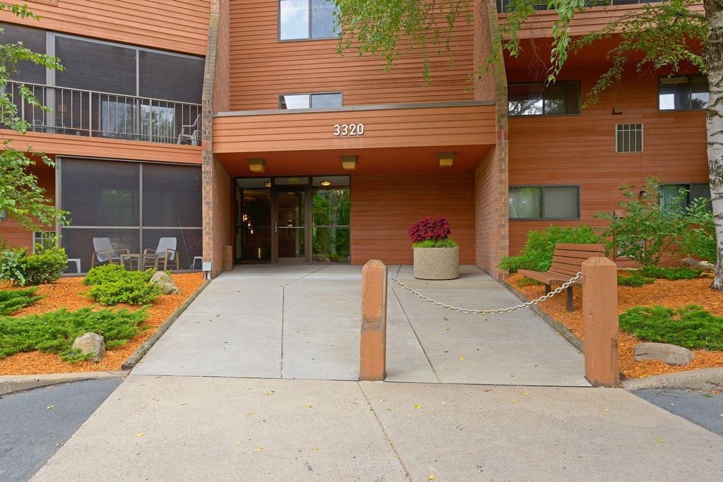 3320 Louisiana Avenue S 310, Saint Louis Park, MN 55426