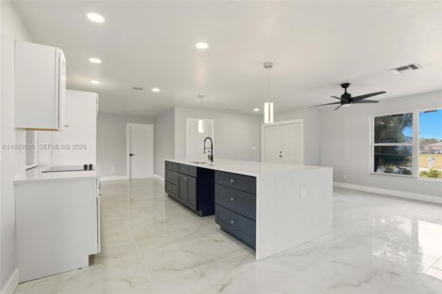 3805 SE 12 Avenue, Cape Coral, FL 33904