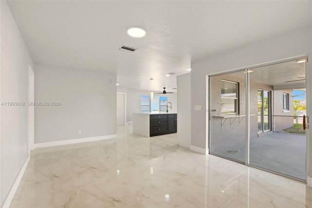 3805 SE 12 Avenue, Cape Coral, FL 33904