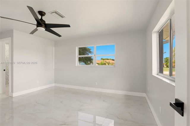 3805 SE 12 Avenue, Cape Coral, FL 33904