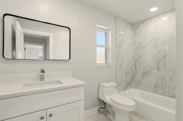 3805 SE 12 Avenue, Cape Coral, FL 33904