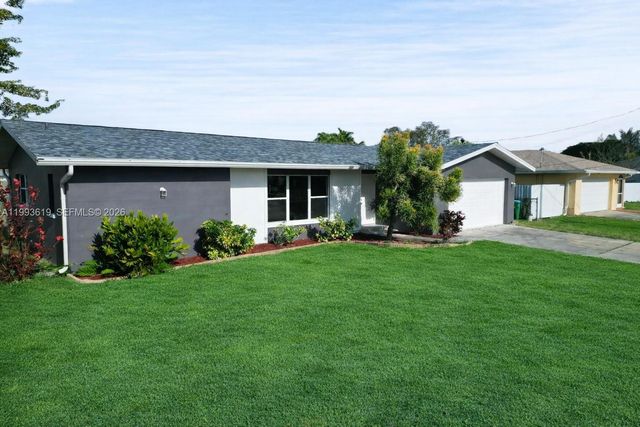 3805 SE 12 Avenue, Cape Coral, FL 33904