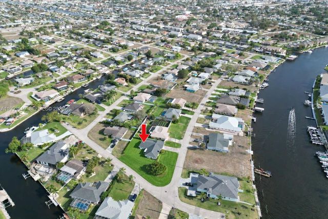 3805 SE 12 Avenue, Cape Coral, FL 33904