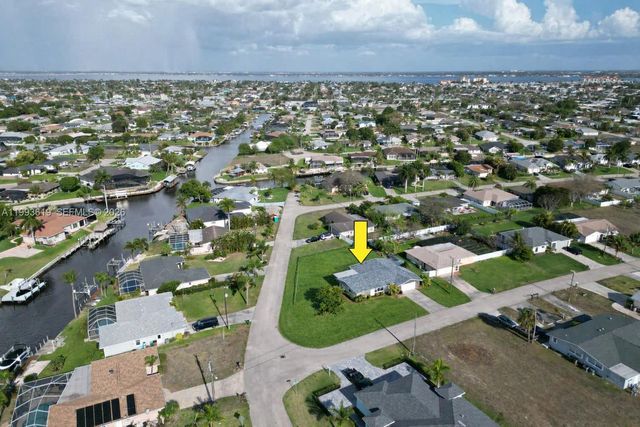 3805 SE 12 Avenue, Cape Coral, FL 33904