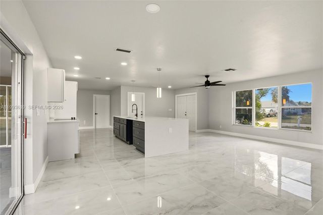 3805 SE 12 Avenue, Cape Coral, FL 33904