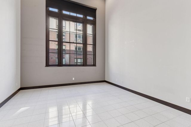 214 4th Street E 103, Saint Paul, MN 55101