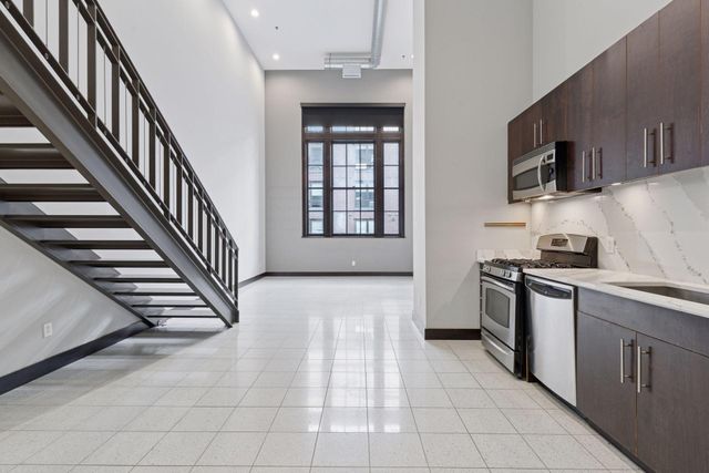 214 4th Street E 103, Saint Paul, MN 55101