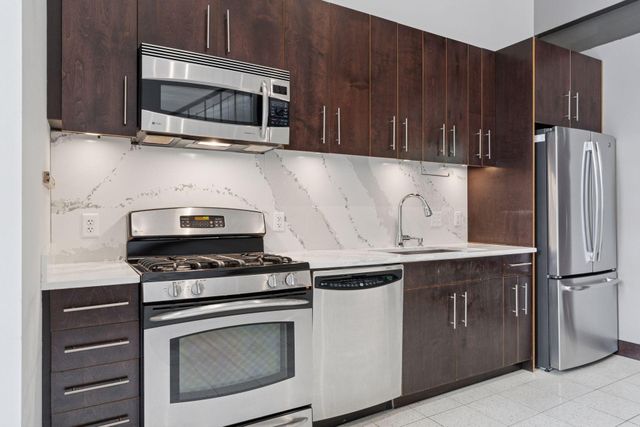 214 4th Street E 103, Saint Paul, MN 55101