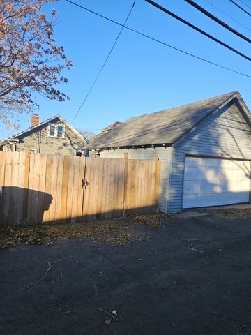 2521 Orchard Street, Blue Island, IL 60406