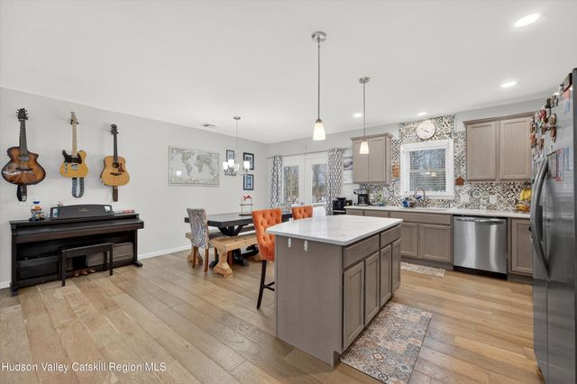 5 3rd Street, Milton, NY 12547