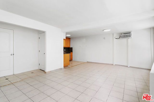 1635 S Beverly Glen Boulevard 7, Los Angeles, CA 90024