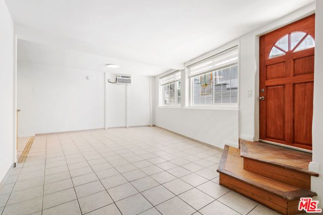 1635 S Beverly Glen Boulevard 7, Los Angeles, CA 90024