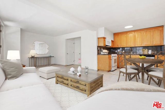 1635 S Beverly Glen Boulevard 7, Los Angeles, CA 90024