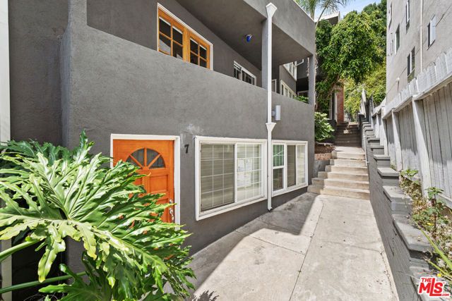 1635 S Beverly Glen Boulevard 7, Los Angeles, CA 90024