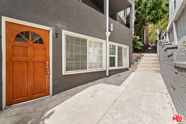 1635 S Beverly Glen Boulevard 7, Los Angeles, CA 90024