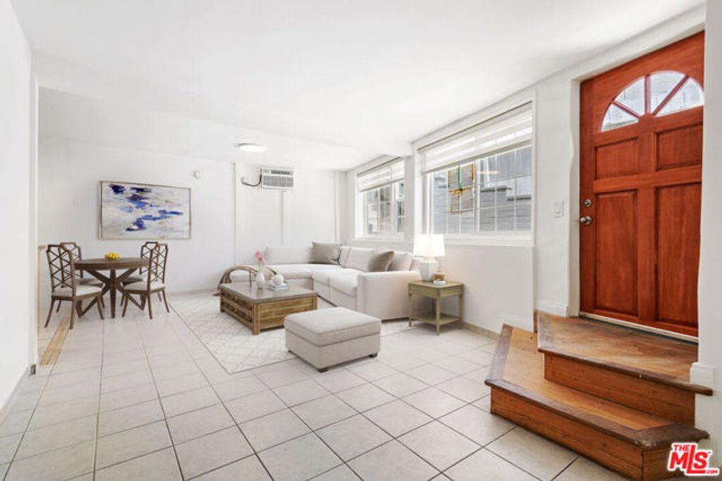 1635 S Beverly Glen Boulevard 7, Los Angeles, CA 90024