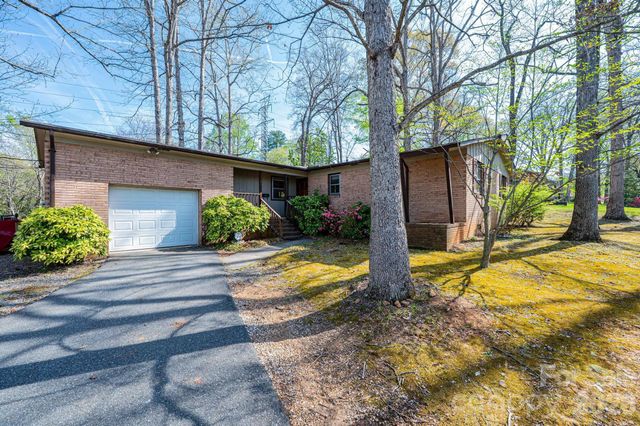 781 23rd Avenue NE, Hickory, NC 28601