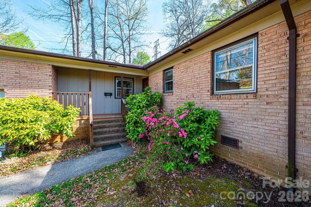 781 23rd Avenue NE, Hickory, NC 28601