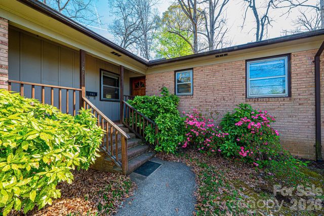 781 23rd Avenue NE, Hickory, NC 28601