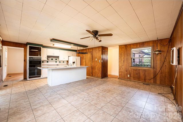 781 23rd Avenue NE, Hickory, NC 28601