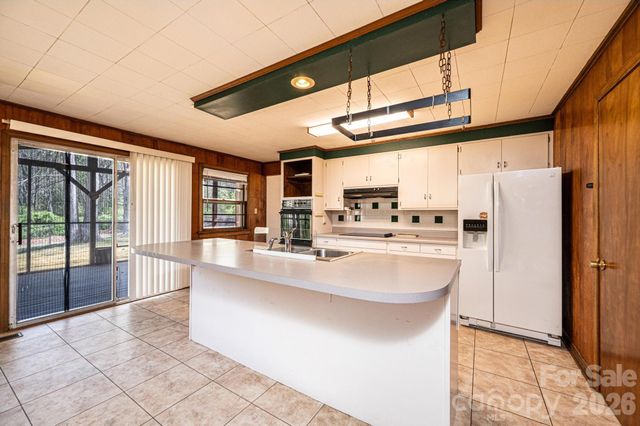 781 23rd Avenue NE, Hickory, NC 28601