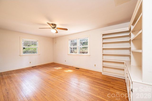 781 23rd Avenue NE, Hickory, NC 28601