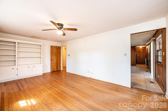 781 23rd Avenue NE, Hickory, NC 28601