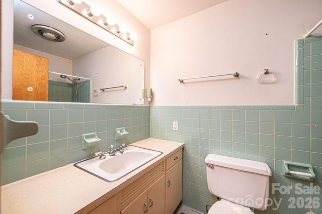 781 23rd Avenue NE, Hickory, NC 28601