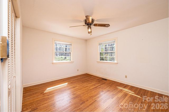 781 23rd Avenue NE, Hickory, NC 28601