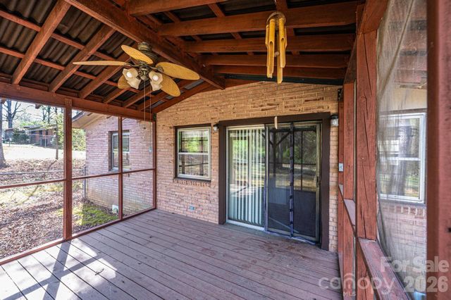 781 23rd Avenue NE, Hickory, NC 28601