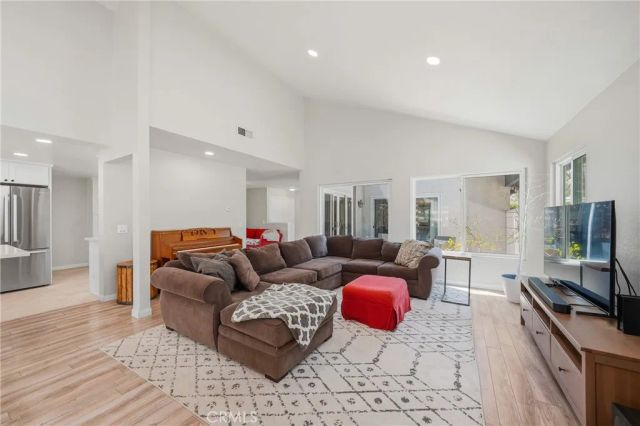 273 E Blue Mountain, Claremont, CA 91711